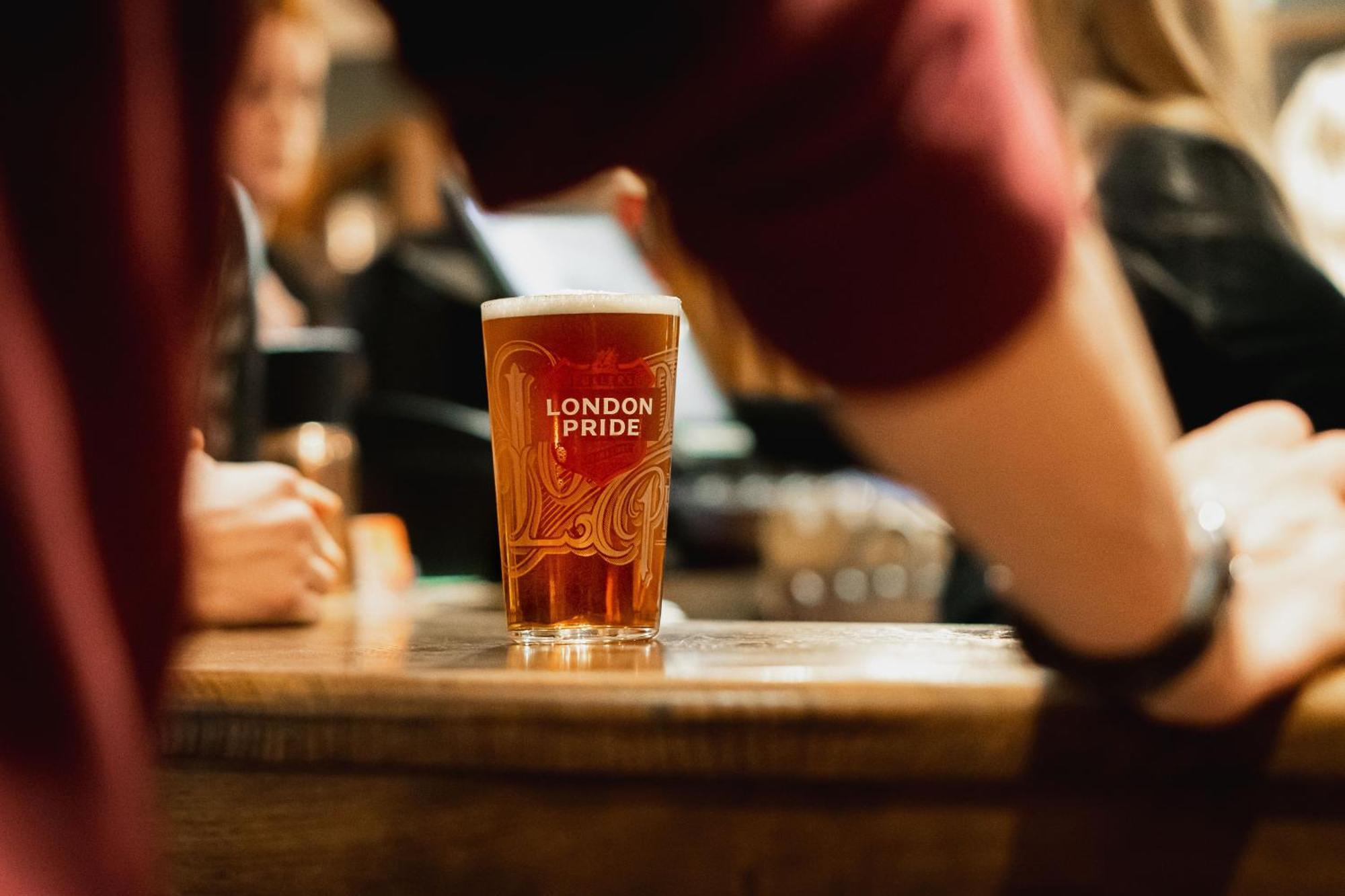 Albert Arms Esher Zewnętrze zdjęcie